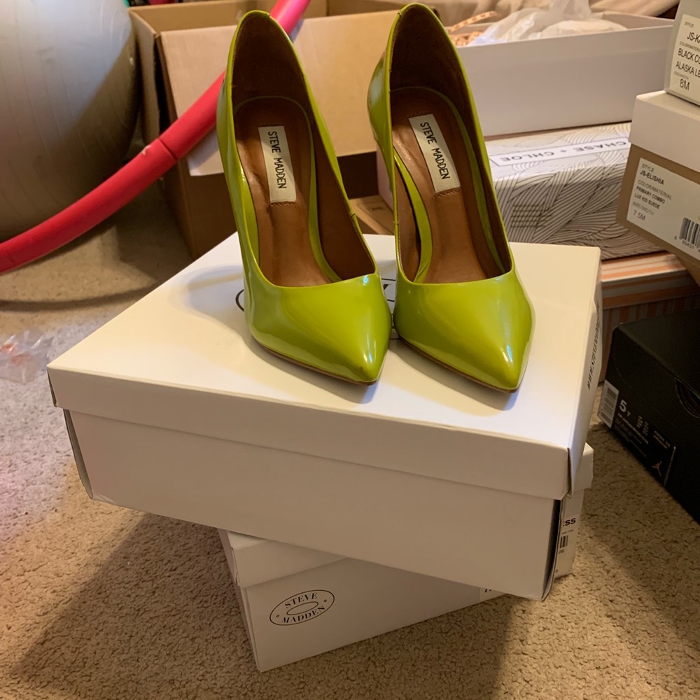 Lime green Steve Madden heels. Brand new w/o box.